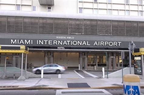 El aeropuerto de Miami se divide en tres terminales Norte (D), Central (E, F, G) y Sur (H, J). . Trabajos en el aeropuerto de miami